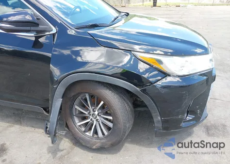 2019 Toyota Highlander Xle z USA, uszkodzony, nr VIN 5TDJZRFH0KS585898
